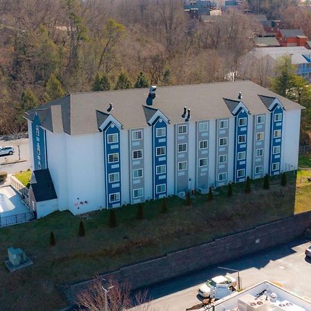 Microtel Inn & Suites By Wyndham Pigeon Forge Extérieur photo