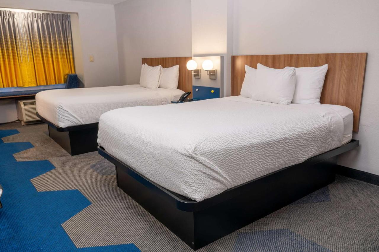 Microtel Inn & Suites By Wyndham Pigeon Forge Extérieur photo