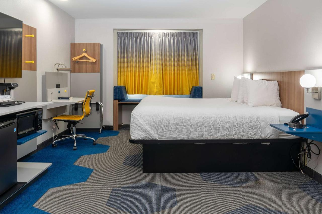 Microtel Inn & Suites By Wyndham Pigeon Forge Extérieur photo